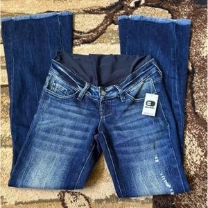New with tags Kancan maternity jeans. Size 26.